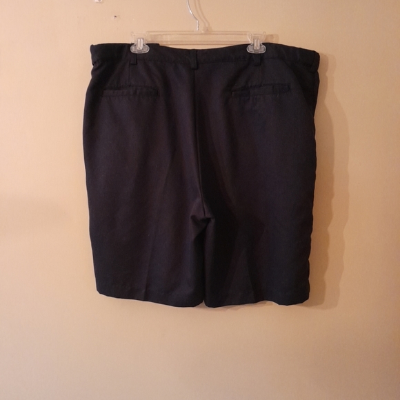 Men’s IZOD Navy Blue Golf Shorts - Picture 3 of 4